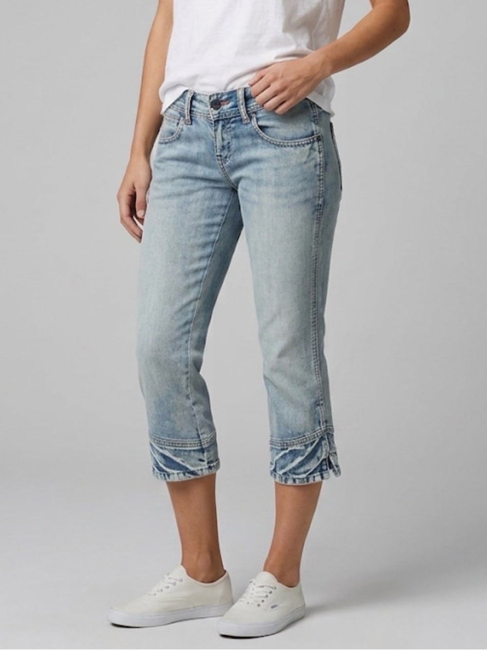 Adolfo Dominguez Light Blue Cropped Jeans